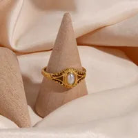 Golden Tide Geometric Pearl Ring