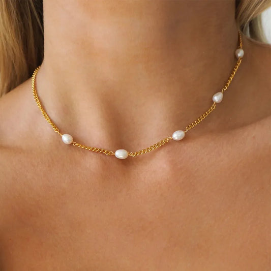 Paris Lines Pearl Necklace